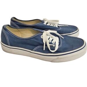 Vans Authentic Low Top Sneakers in Navy Blue and White